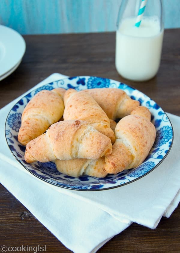 Cheesy Horn Rolls With Greek Yogurt And Feta