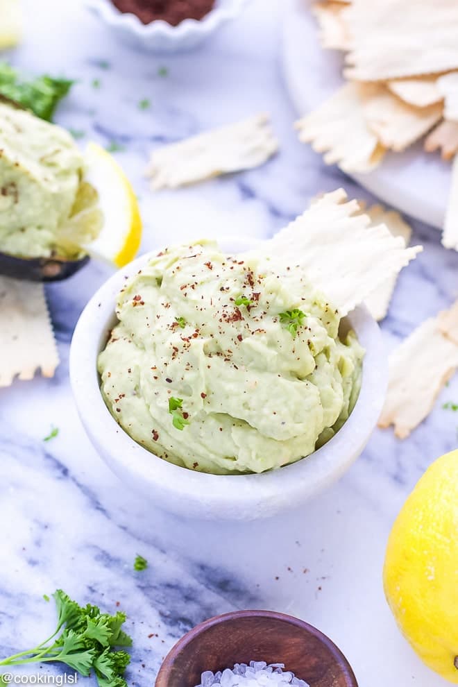 EASY WHITE BEAN AND AVOCADO DIP