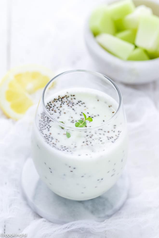 REFRESHING HONEYDEW AND CHIA SMOOTHIE