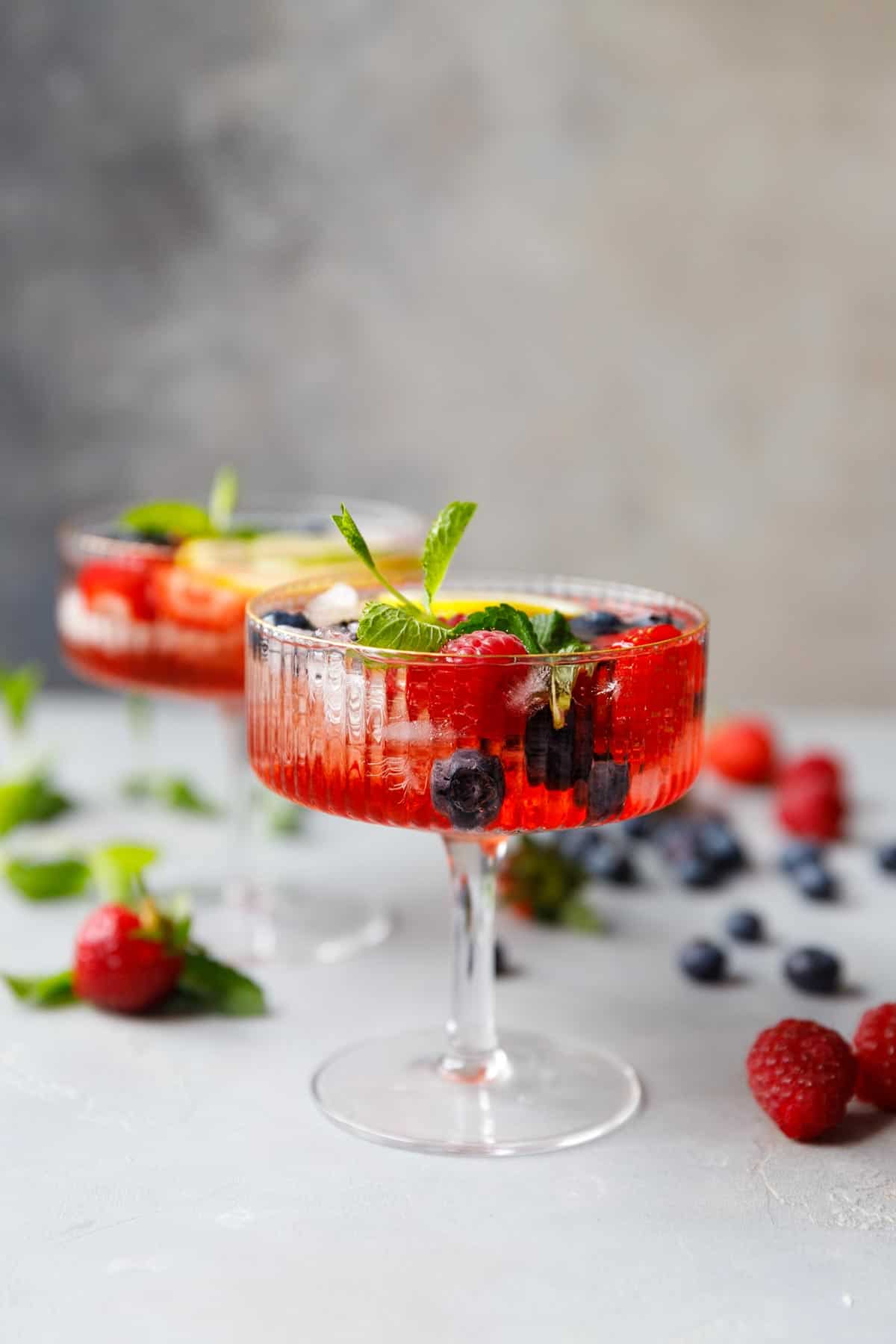 Berry Spritzer Cocktail Recipe