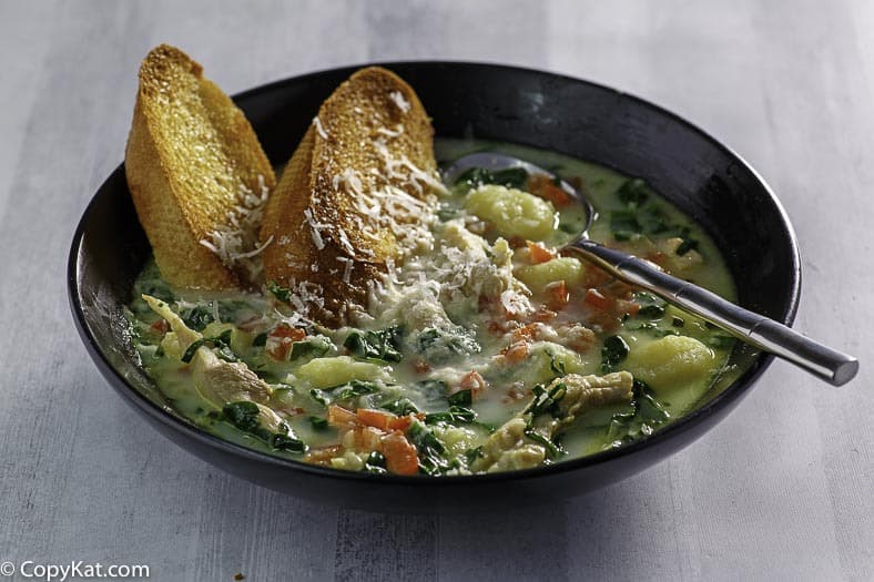 Macaroni Grill Chicken Toscana Soup - Creamy Copycat Recipe