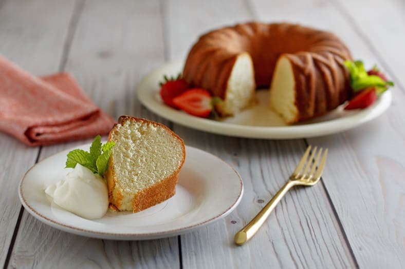 Scandinavian Almond Cake