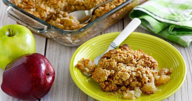Easy Apple Crisp with Buttery Oat Crumble