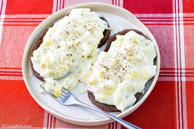 Homemade Creamed Eggs on Toast: Perfect Comfort Breakfast