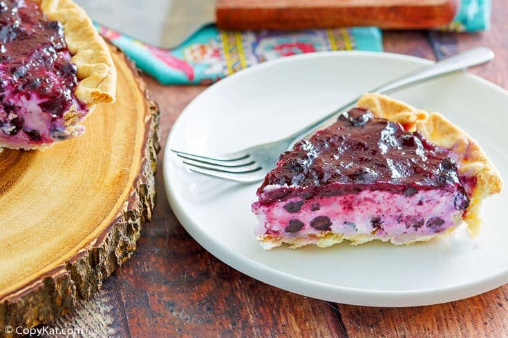 No-Bake Blueberry Cream Cheese Pie