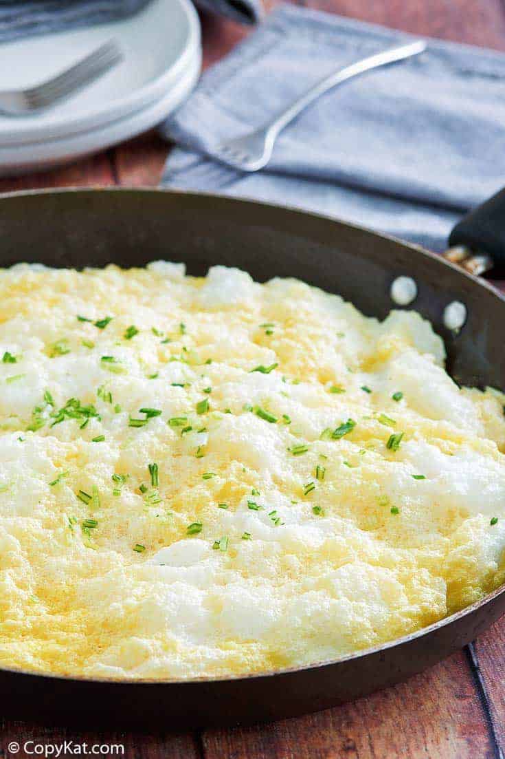 Cloud-Like Fluffy Souffle Omelet