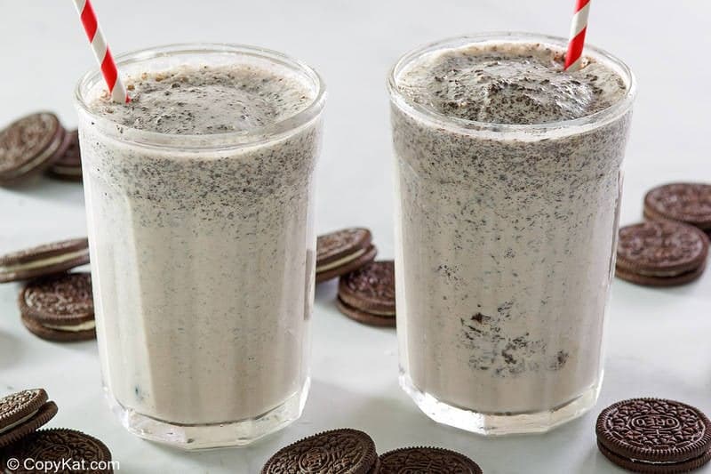 Homemade McDonald's Oreo McFlurry (No Soft-Serve Required)