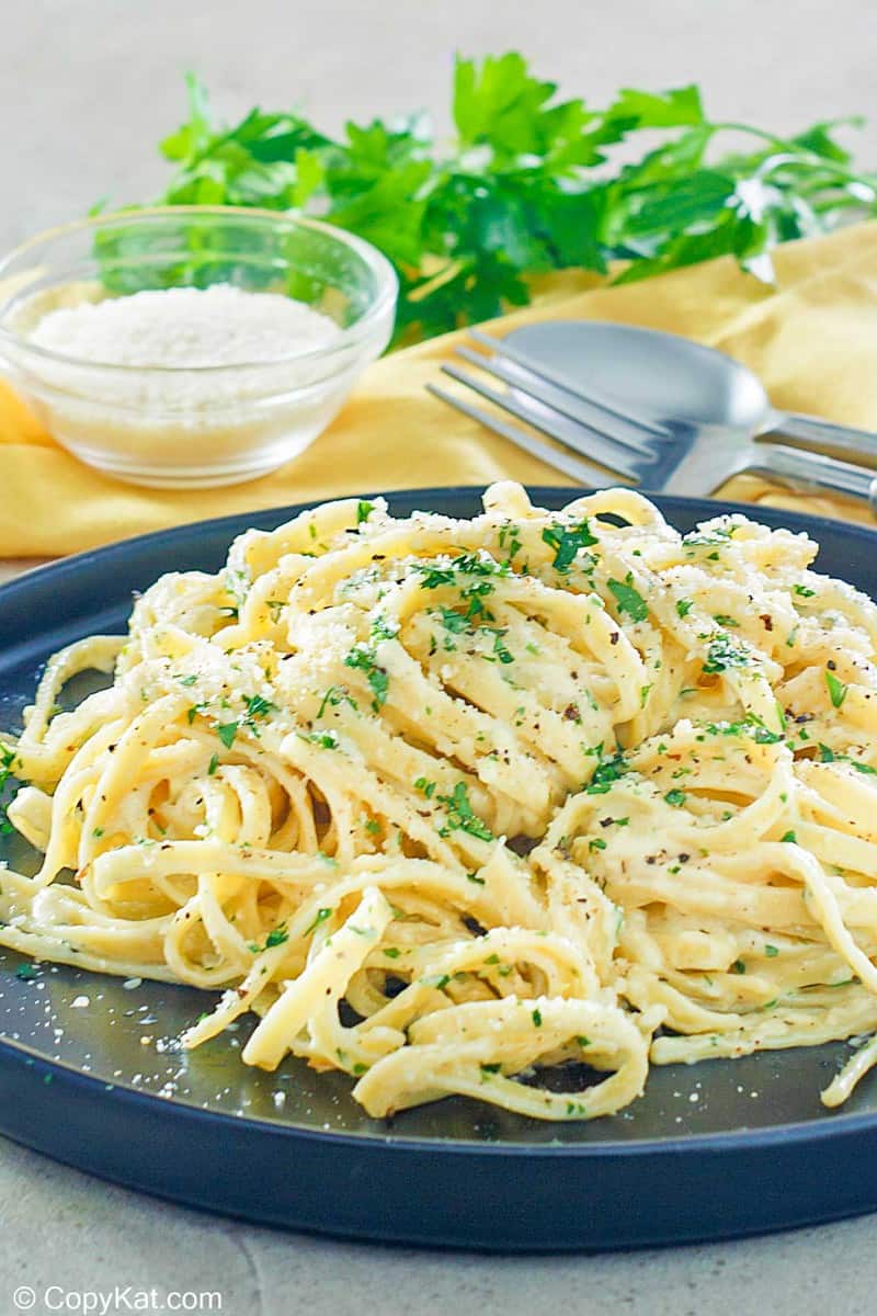Alfredo Sauce with Egg Yolk and Three Cheeses