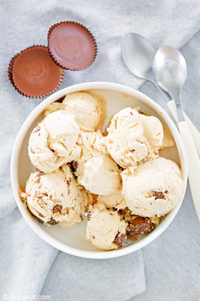 Peanut Butter Ice Cream with Peanut Butter Cups
