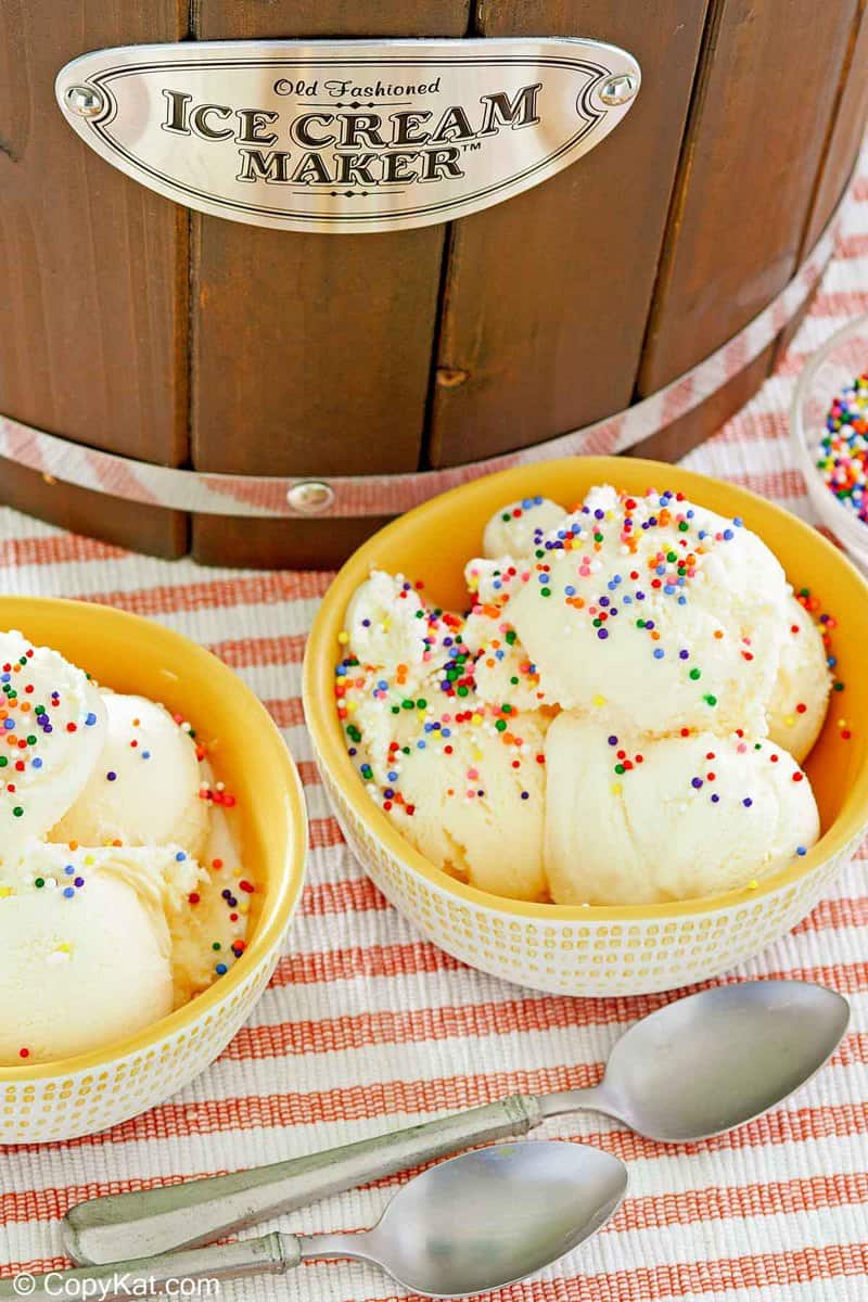 Homemade Vanilla Ice Cream - Easy 6-Ingredient Recipe