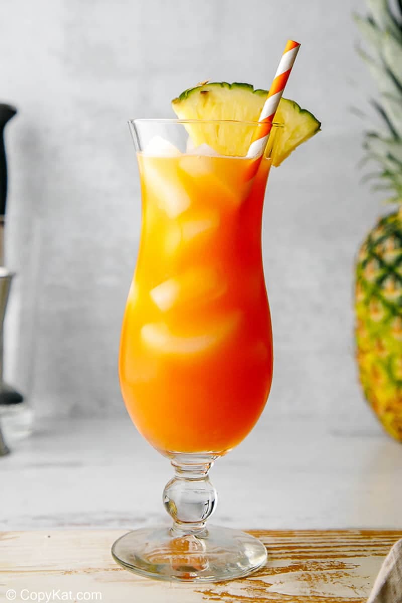 Captain Morgan Island Rum Punch (TGI Friday’s Copycat)