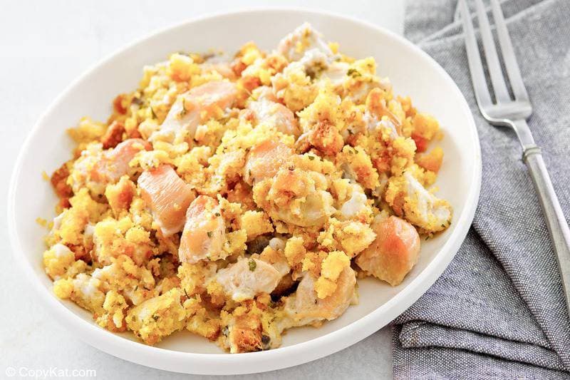 Southern Chicken and Dressing Casserole: Comfort in 30 Minutes