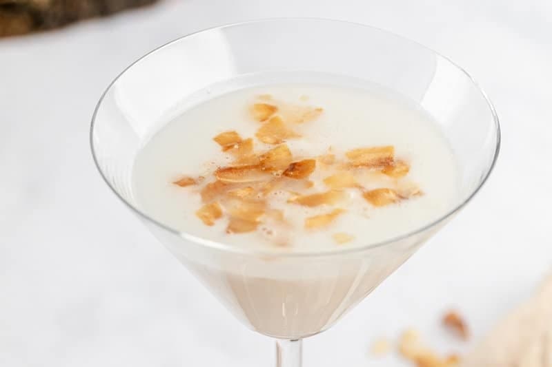 Creamy Tommy Bahama Coconut Cloud Martini Recipe
