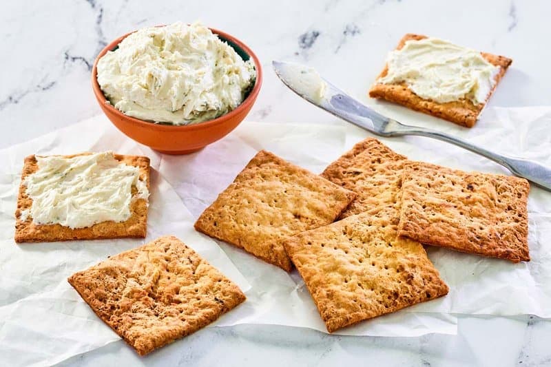 Easy Homemade Crackers Recipe