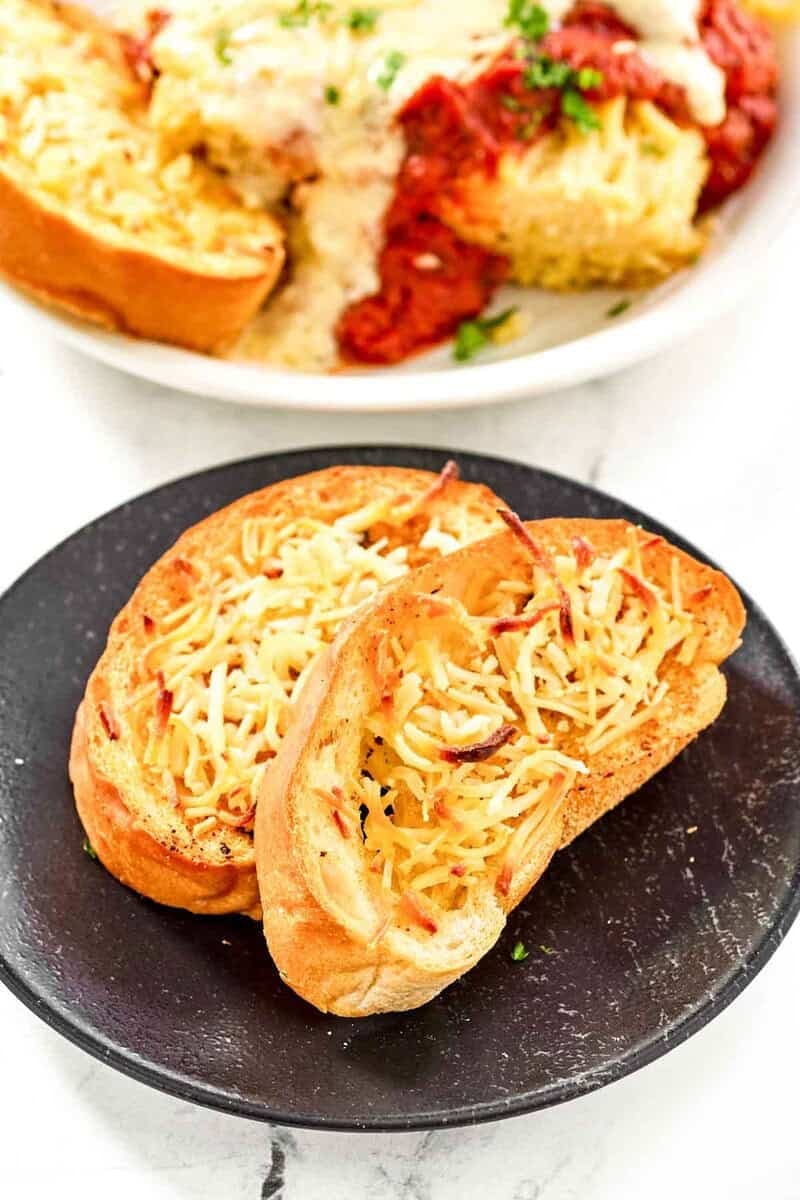Marie Callender's Garlic Toast - Restaurant Copycat