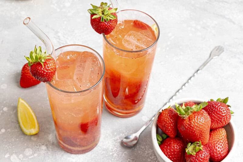 Easy Copycat Red Robin Freckled Lemonade Recipe