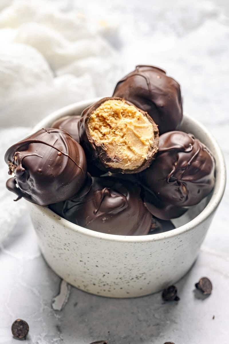 No-Bake Chocolate Peanut Butter Balls - Easy, Rich & Creamy