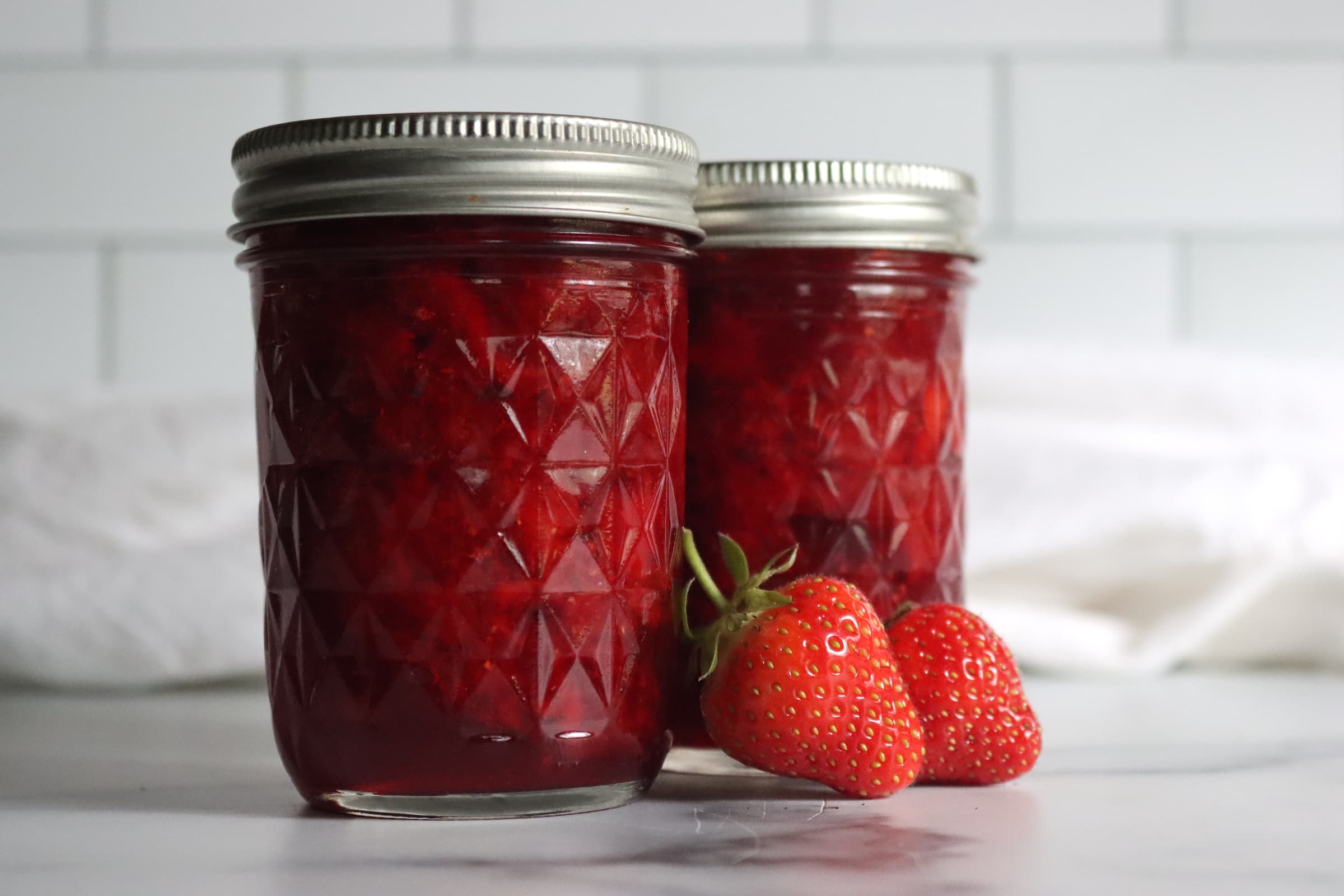 Low Sugar Strawberry Jam (with Powdered Pectin)