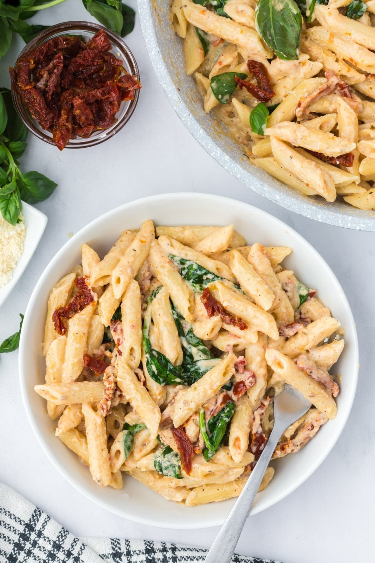 Creamy Sundried Tomato Pasta
