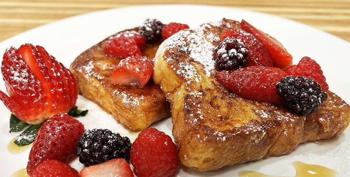 A Very Easy French Toast Recipe Your Whole Family is Going to Love!