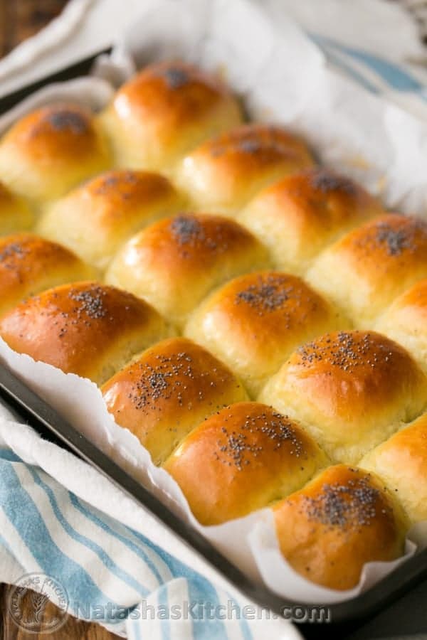 Sweet Poppy Seed Buns (Pirohi)