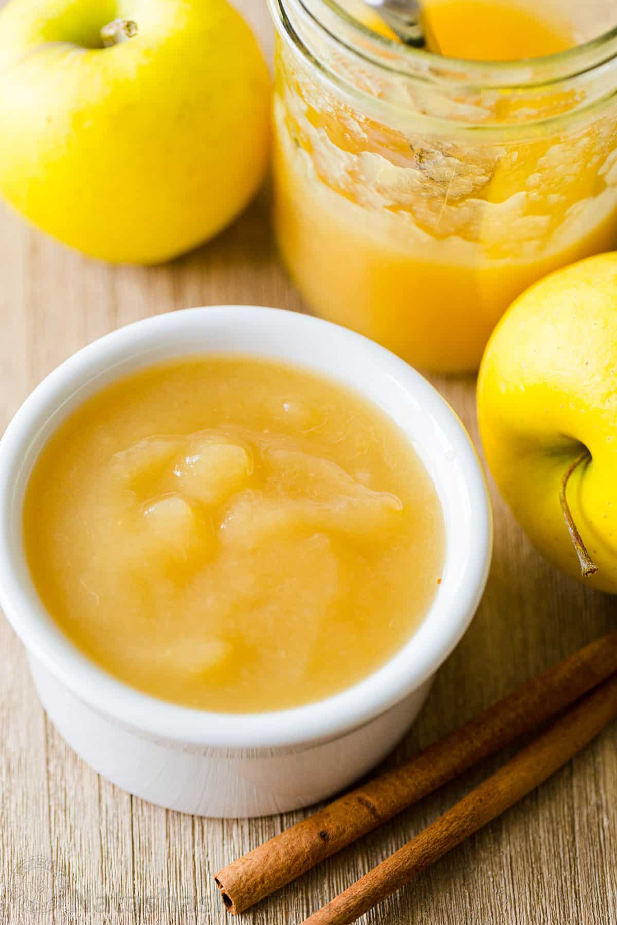 Easy Homemade Applesauce Recipe
