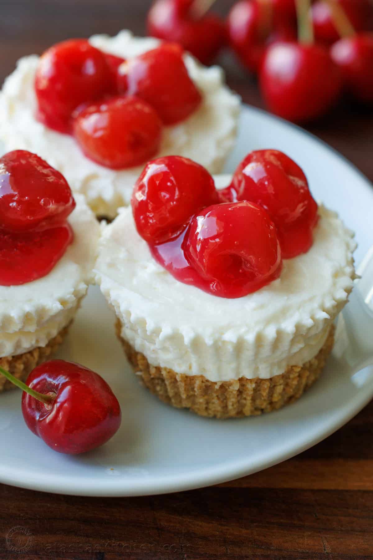 No Bake Mini Cheesecakes Recipe (VIDEO)