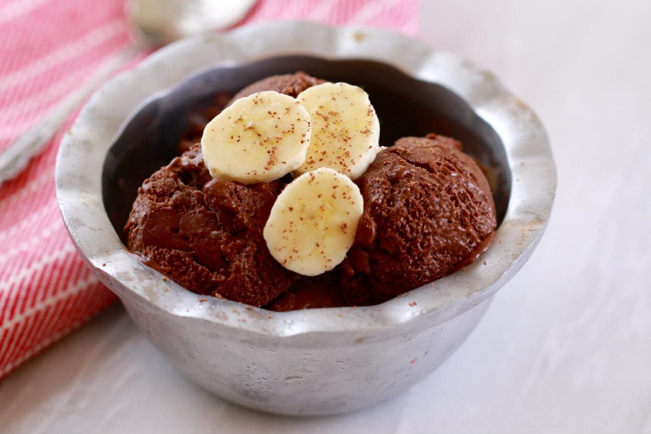 Chocolate and Banana Frozen Yogurt (No Machine)