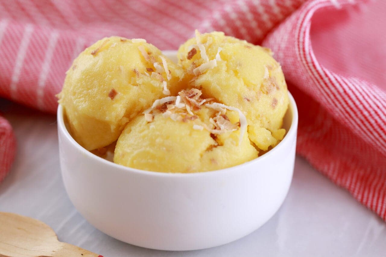Pineapple and Coconut Frozen Yogurt