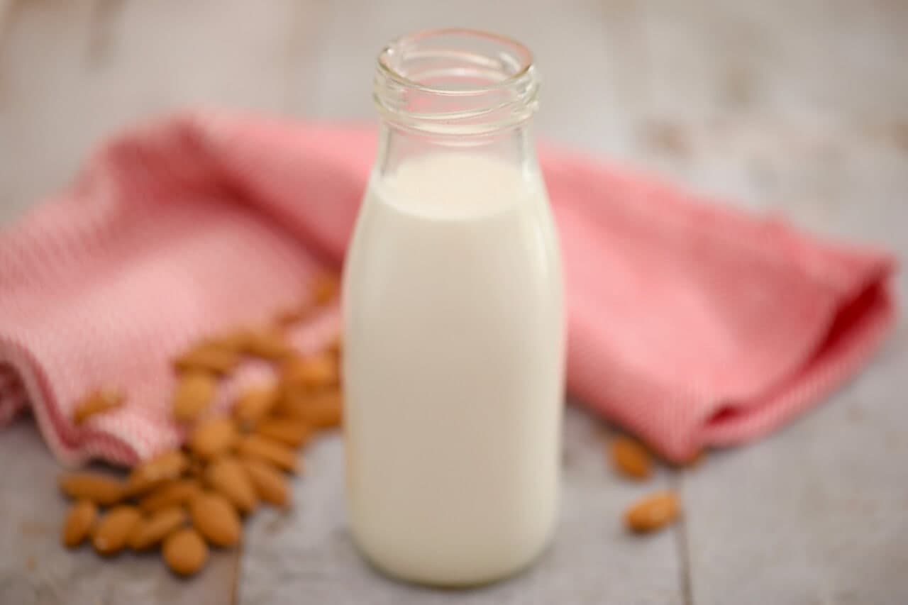 How to Make Almond Milk