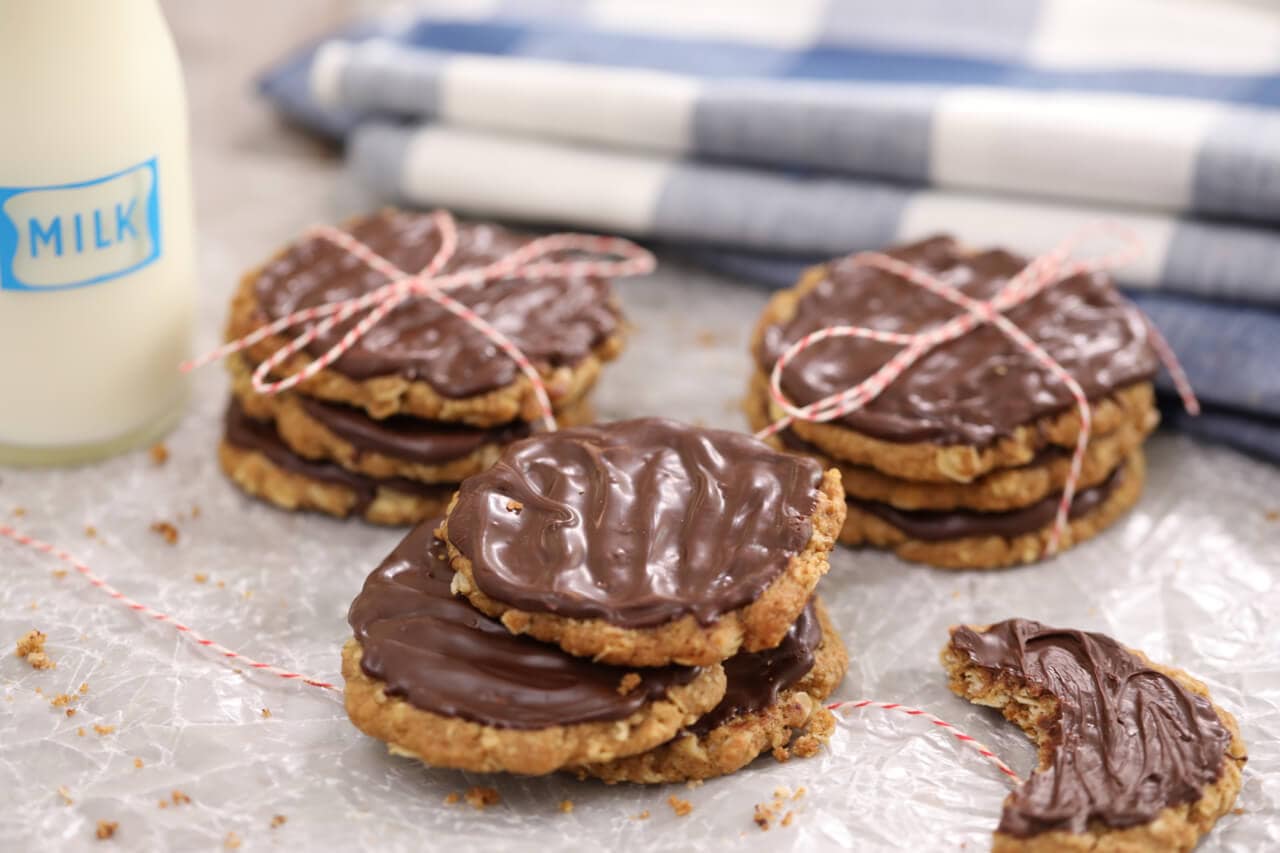 Homemade Chocolate Hobnobs