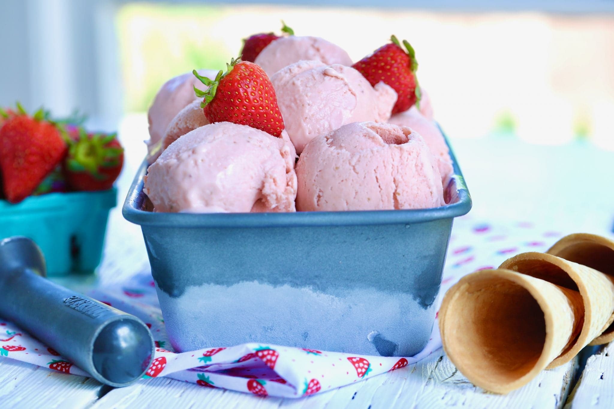 The Easiest Strawberry Homemade Gelato Recipe (No Machine)