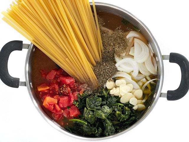 Tomato Spinach One Pot Pasta