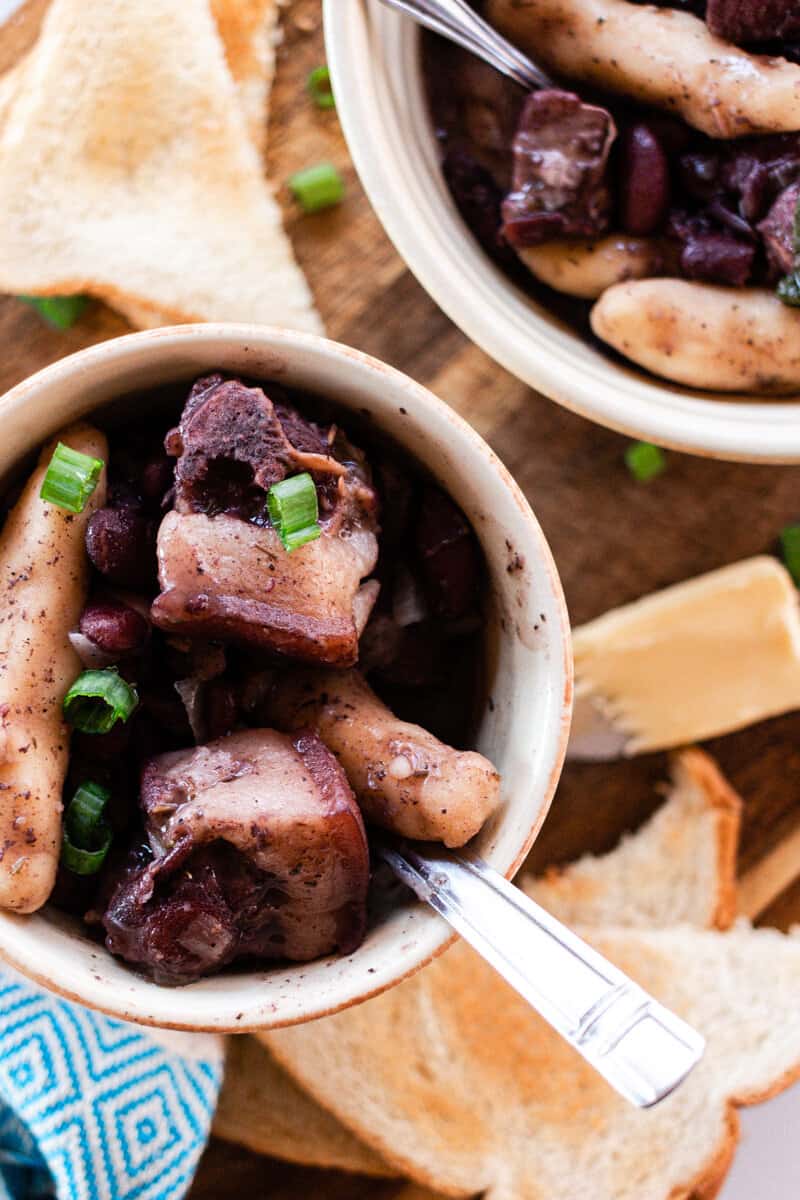 Stew Peas with Pigs Tail and Spinners