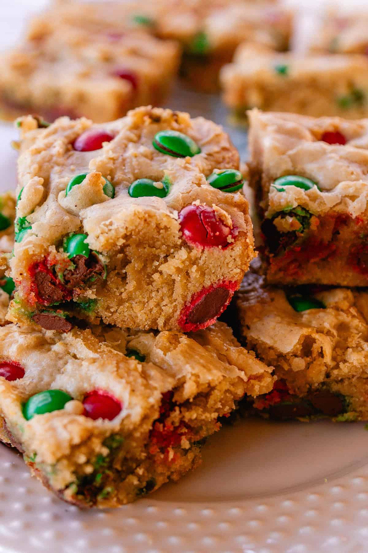 Christmas M&M Cookie Bars