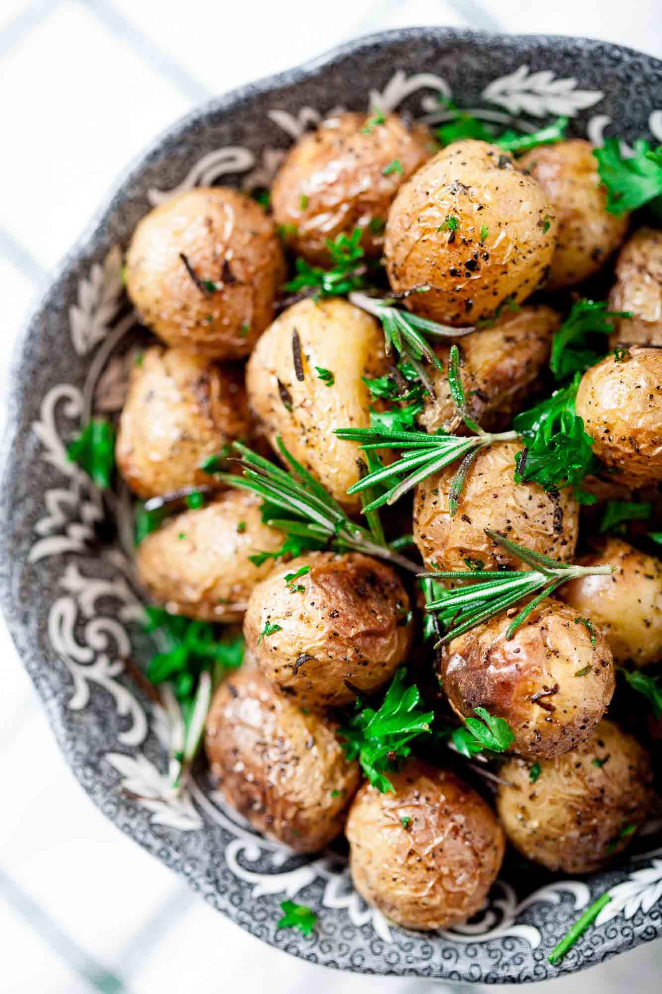 Garlic Roasted Baby Potatoes