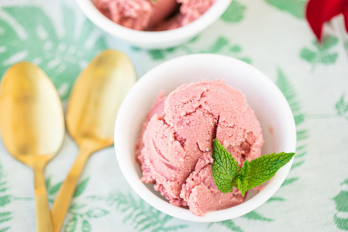 Vegan Strawberry Ice Cream