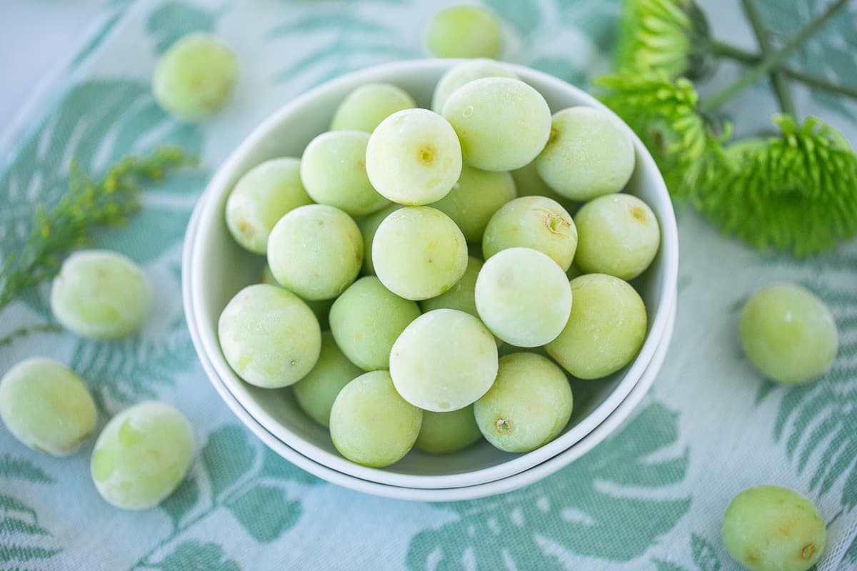 Frozen Grapes Recipe (No Added Sugar)