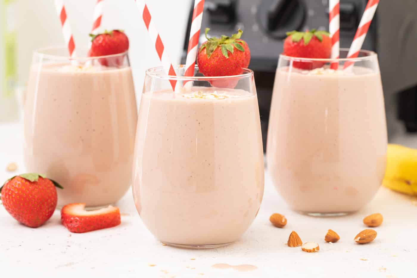 Oat Milk Smoothie with Strawberry and Banana