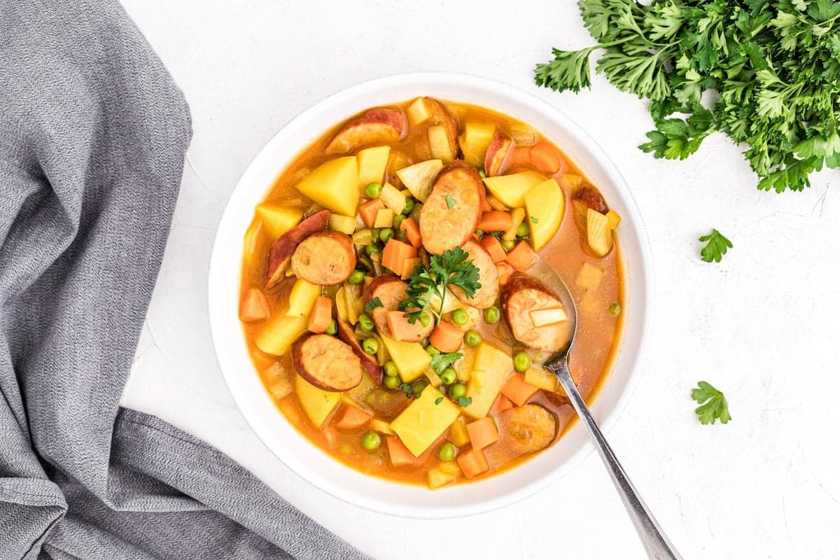 Slow Cooker Sausage Curry With Mango Chutney