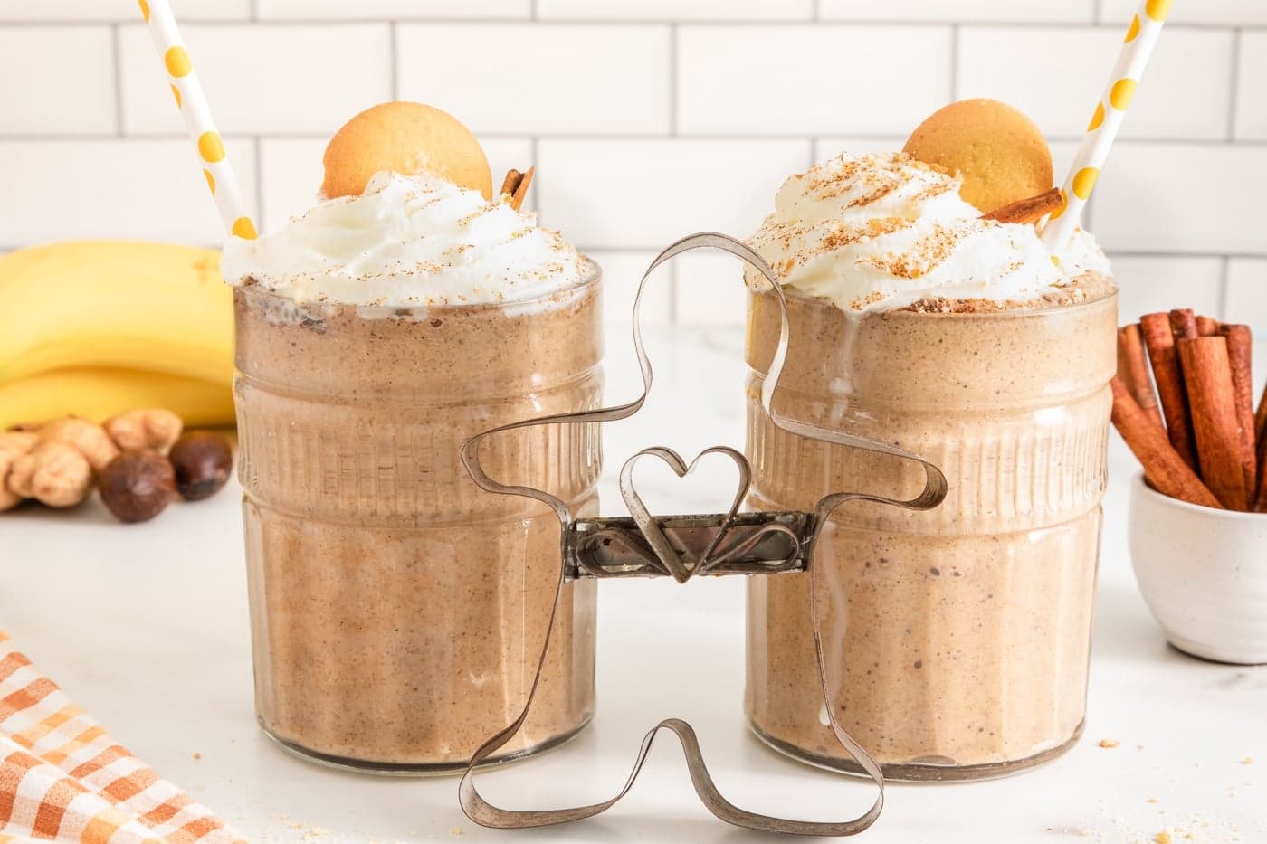 Gingerbread Smoothie (Vegan & Dairy-Free)