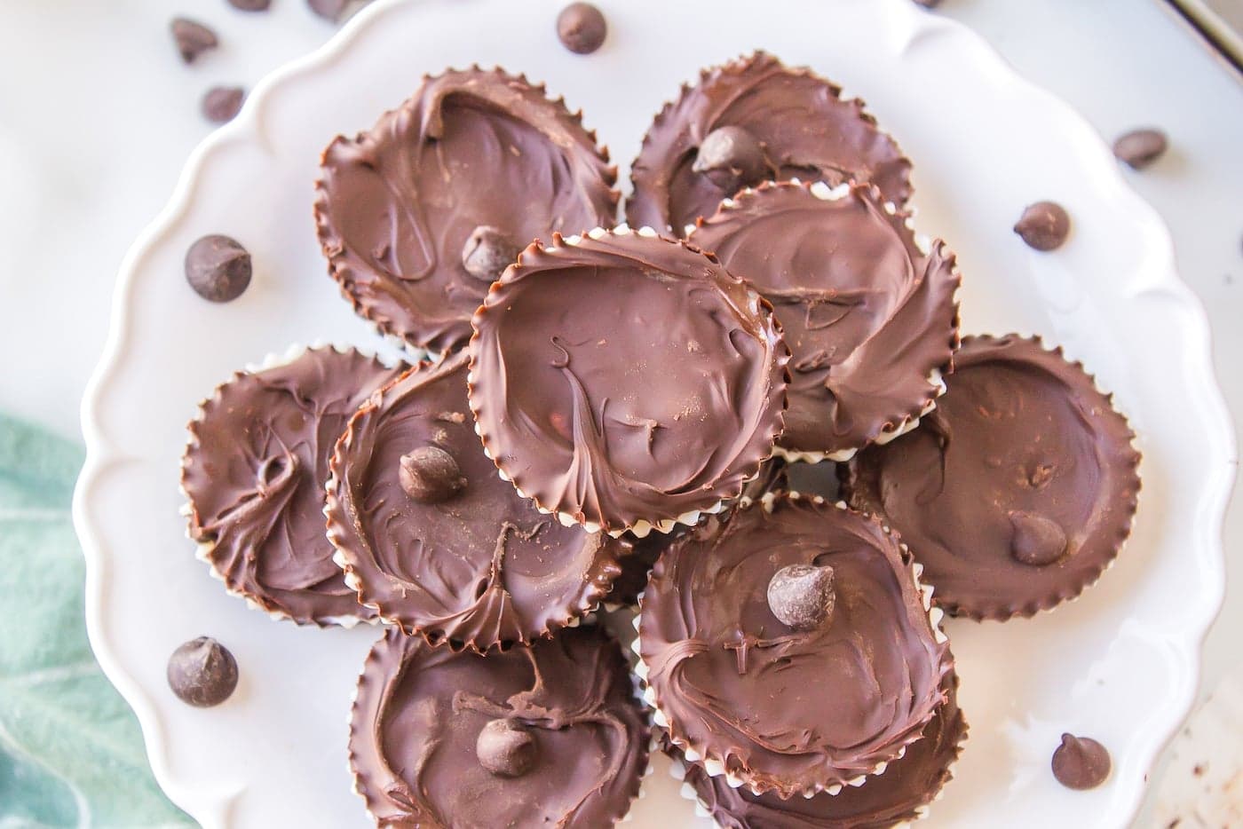 Healthy Peppermint Patties Recipe (3-Ingredients)