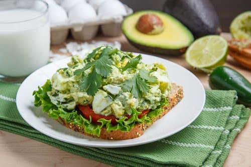 Creamy Avocado/Guacamole Egg Salad Sandwich