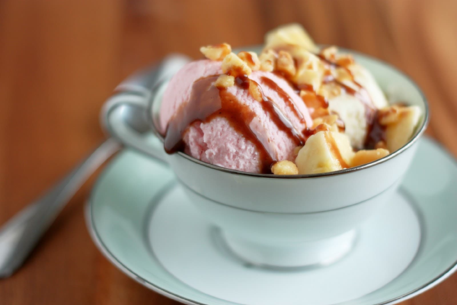 Simple Hot Fudge Sauce (only 5 ingredients)