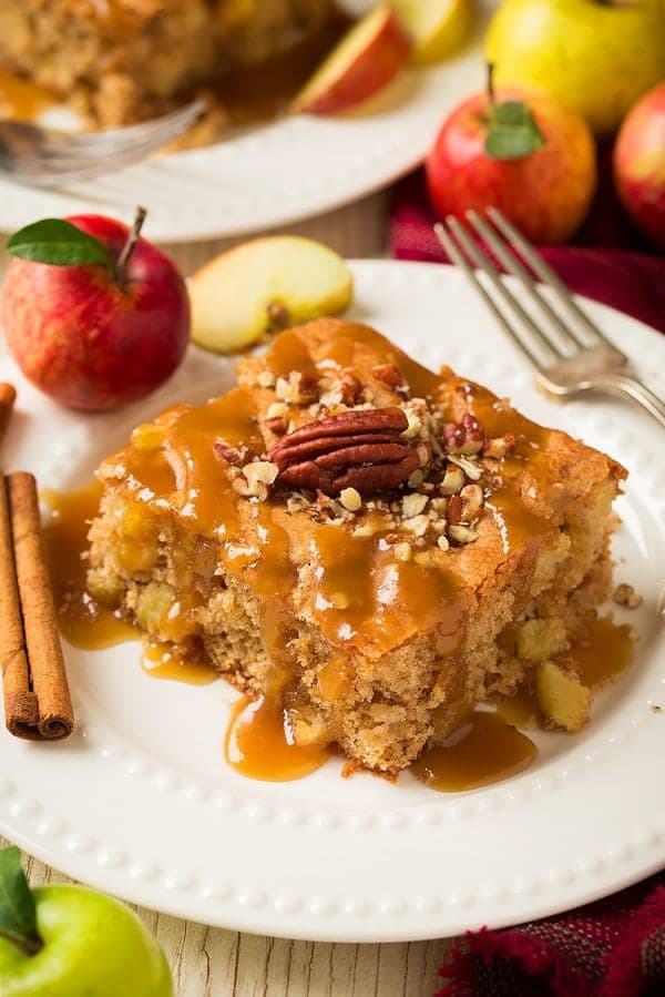 Old Fashioned Warm Apple Cake