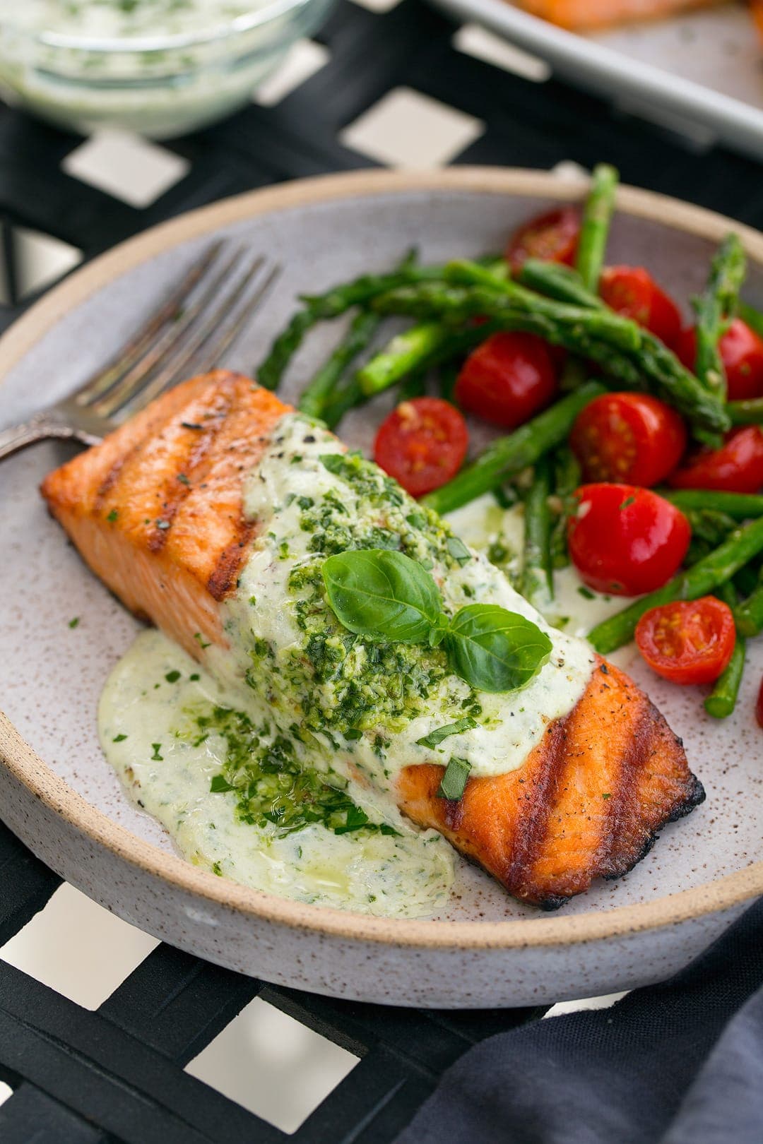 Grilled Salmon with Creamy Pesto Sauce