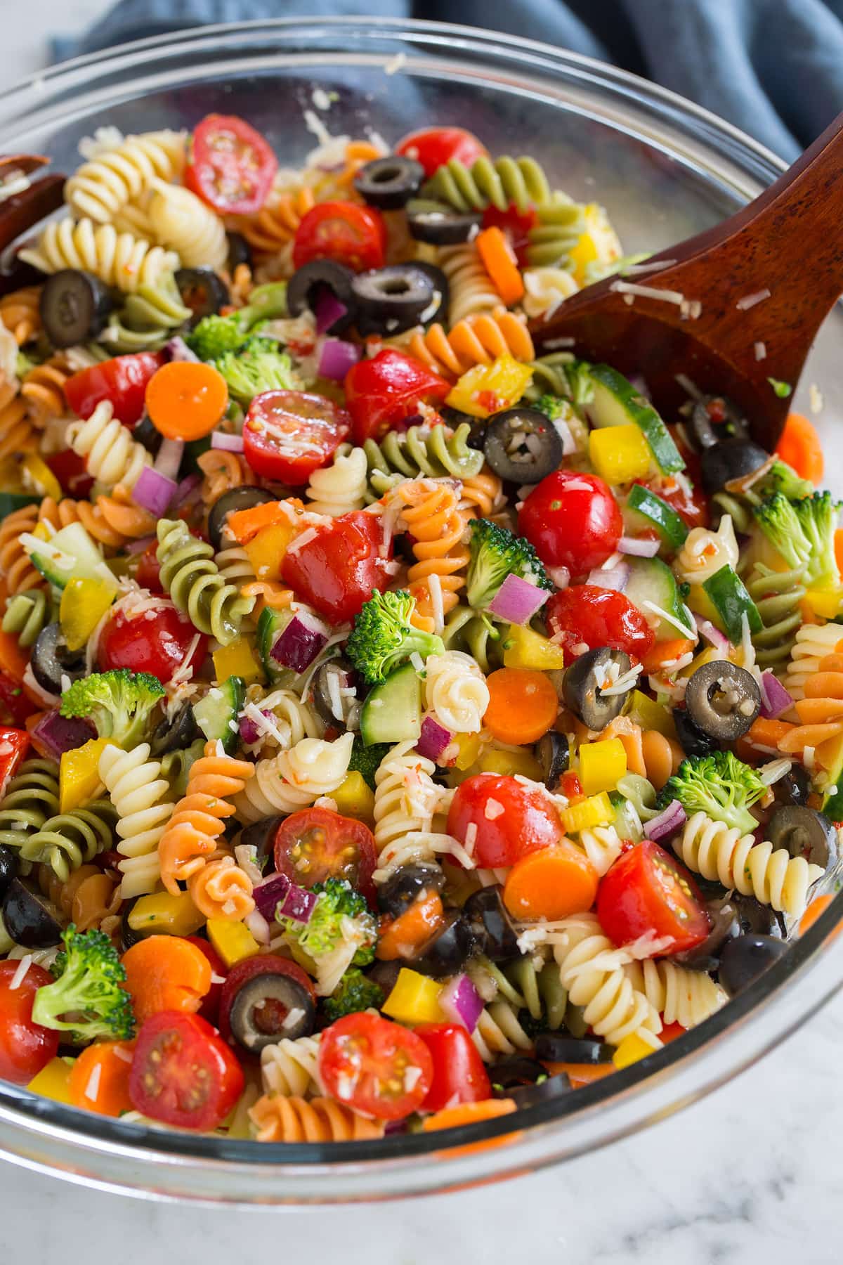 Easy Pasta Salad {with fresh Veggies}