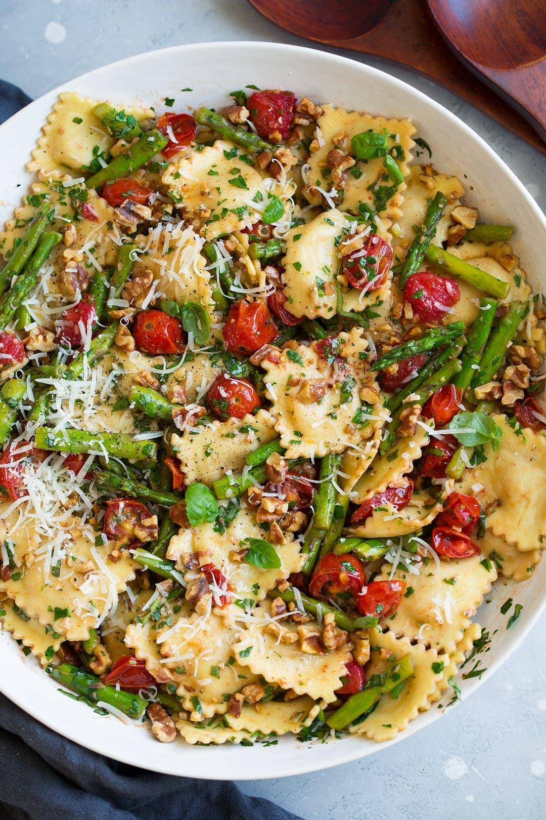 Ravioli with Tomatoes Asparagus Garlic and Herbs