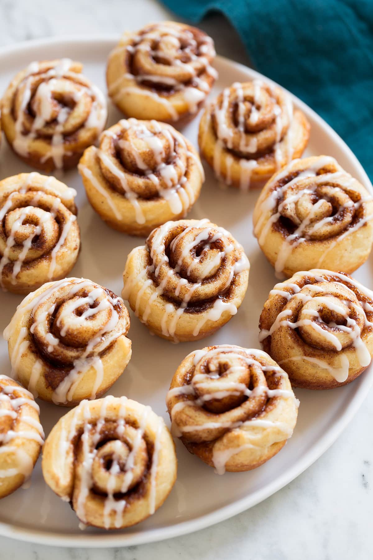Easy Mini Cinnamon Rolls {Crescent Dough}