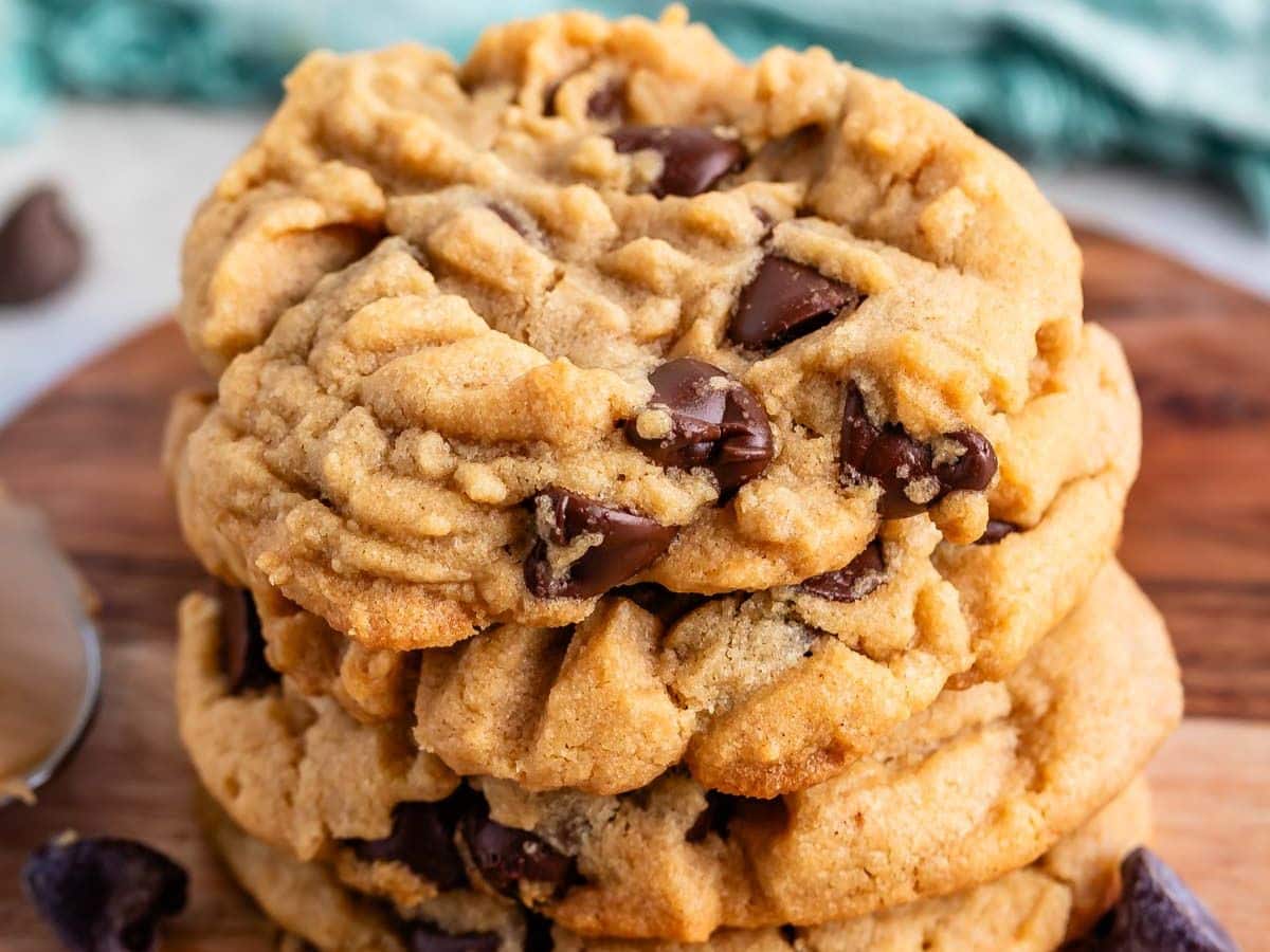 Easy Peanut Butter Chocolate Chip Cookies Recipe